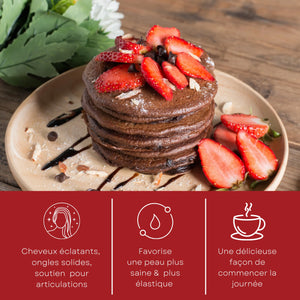 Pancakes au Collagène Choco Latte Vitamoon garnis de fraises, illustrant les bienfaits sur la peau, les cheveux et les articulations.